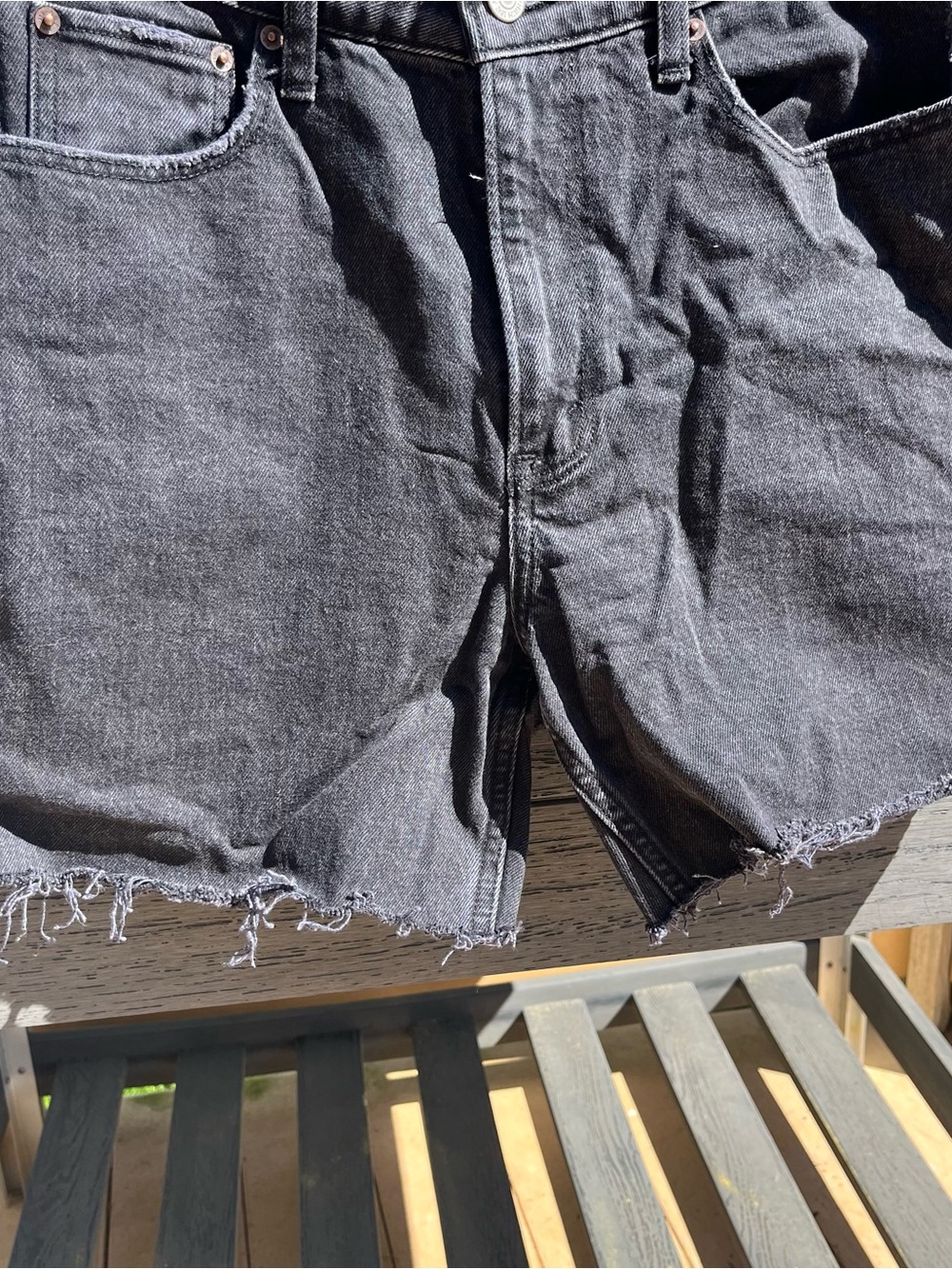Abercrombie Women’s 90s Relaxed Jean High Rise Curve Love Black Cutoff Shorts 27 - Picture 3 of 6